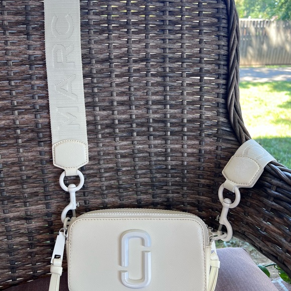 Marc Jacobs Ivory Crossbody Bag - Picture 1 of 6